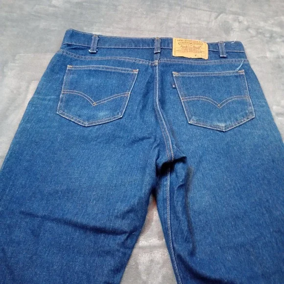 Vintage Levis 509 Jeans Size 34 Red Batwing Paper Tag USA Made 100% Cotton Blue